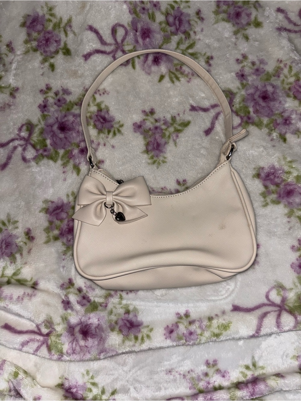 Bow-Trim Cream Shoulder Bag